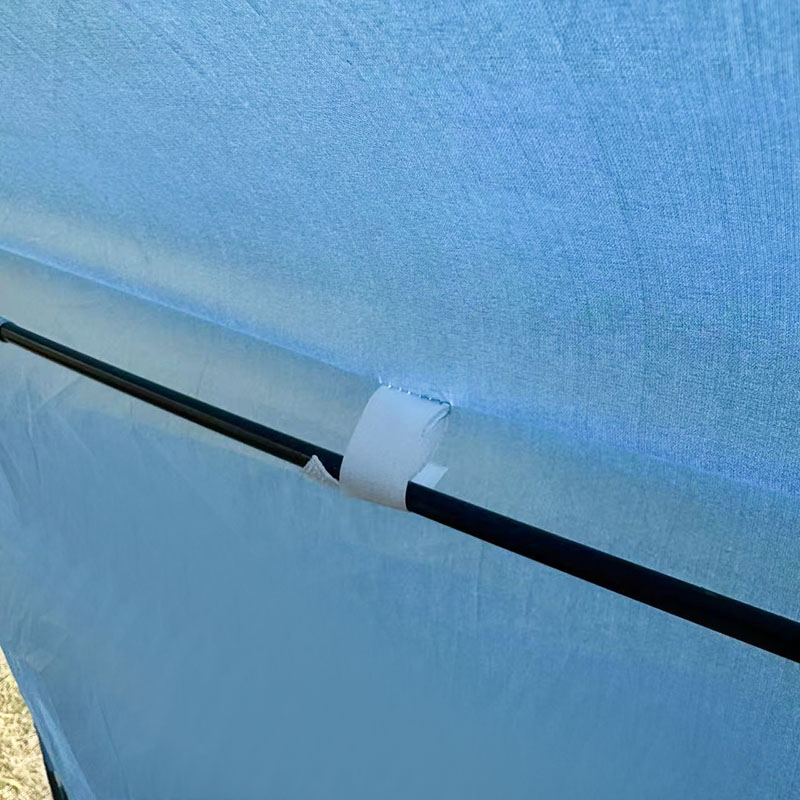 Tenda da campeggio da spiaggia all'aperto con tappetino da terra integrato