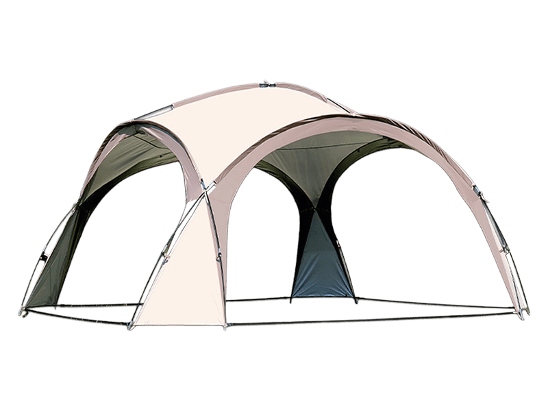 Tenda grande a forma di cupola, adatta a più utenti.